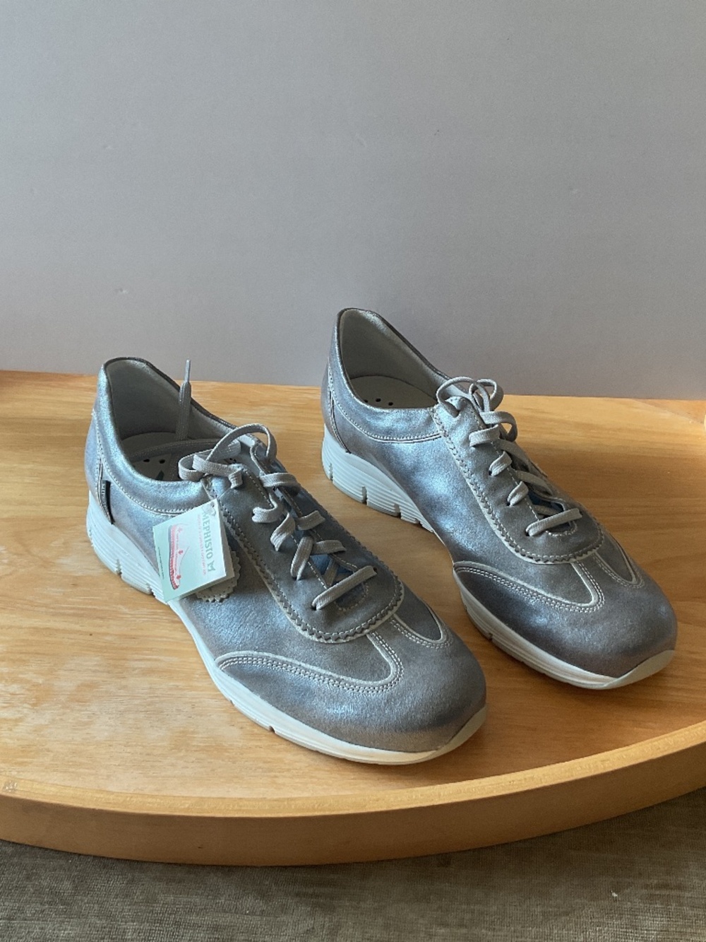 Mephisto Runoff Metallic Silver Lace Up air-jet system Leather Sneakers 10.5
